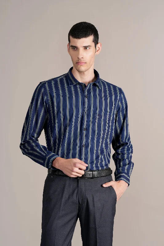 Men's relaxed fit casual wear shirt-Men's Navy Striped Full Sleeves Casual Shirt