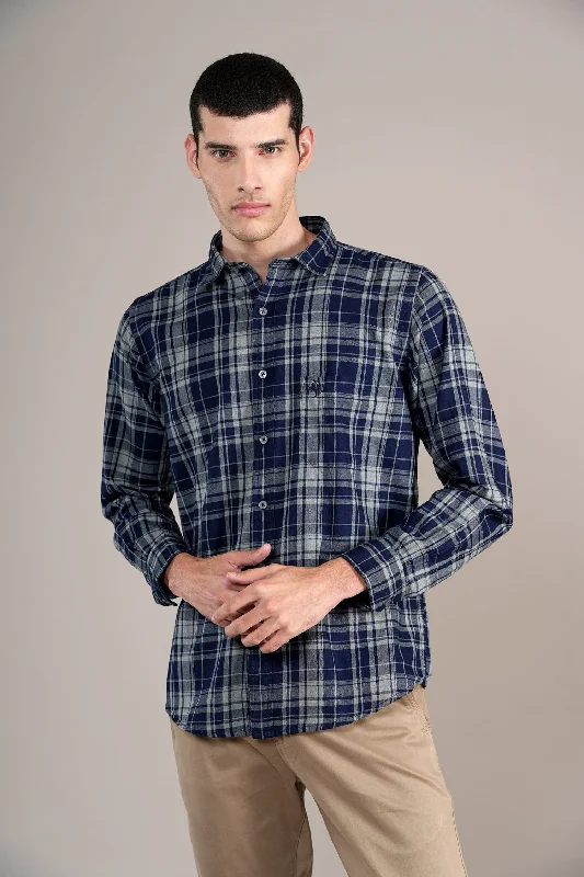 Men's breathable travel wear shirt-Men's Navy Check Full Sleeves Casual Shirt