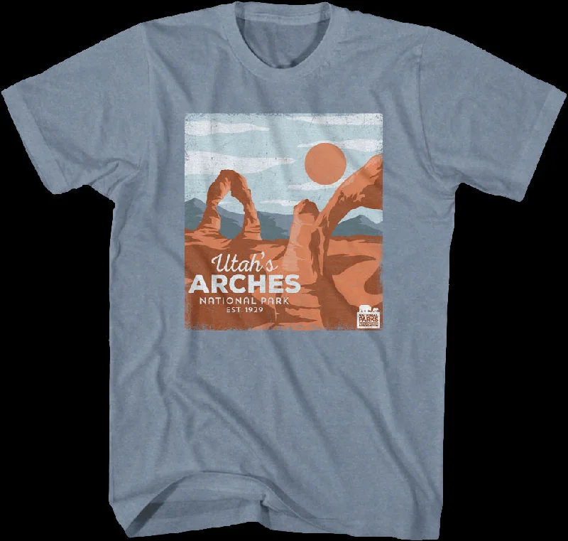 Men's street smart t-shirt-Utah's Arches National Park T-Shirt