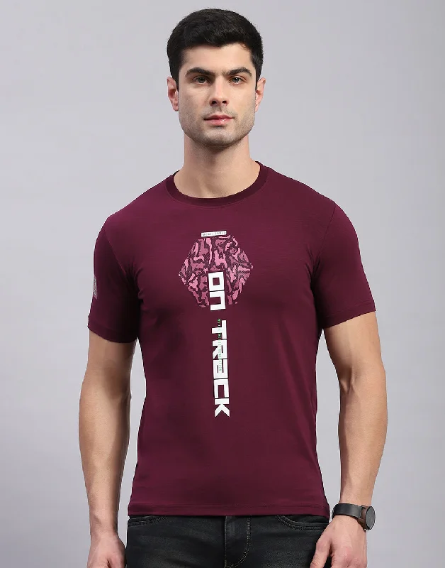 Men's anti-odor t-shirt-Men Maroon Printed Round Neck Half Sleeve T-Shirt