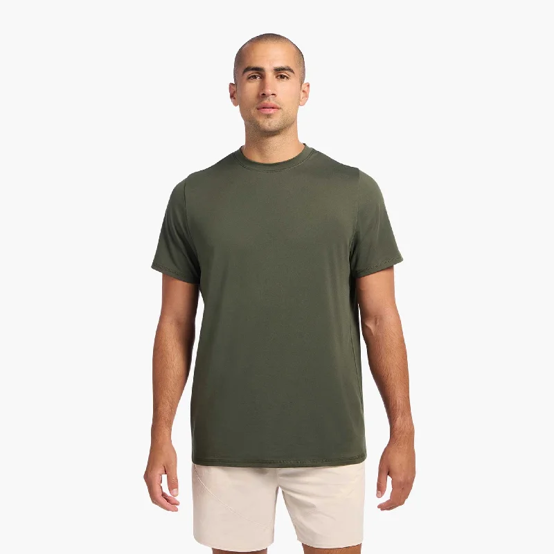 Men's performance-enhancing t-shirt-Men's Movement Tee | Darkest Olive