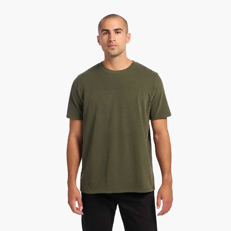 Men's quick-wicking t-shirt-Men's Steady Seamed Tee | Darkest Olive