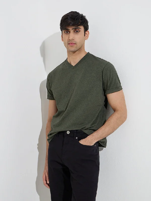 Men's versatile wear t-shirt-WES Casuals Olive Slim-Fit Cotton T-Shirt