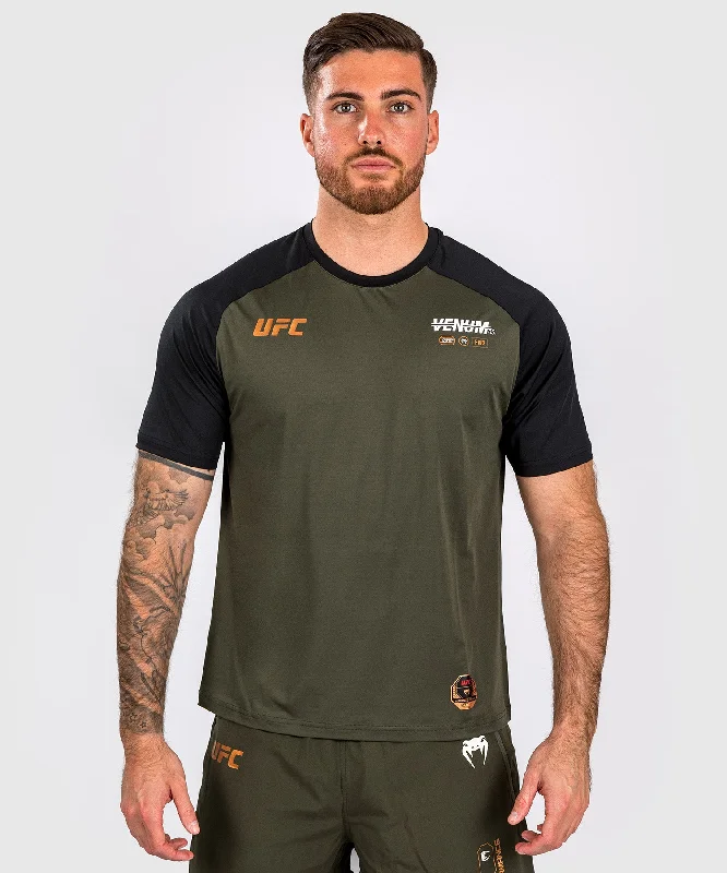 Men's soft hand feel t-shirt-UFC Adrenaline by Venum Fight Week Men’s Dry-tech T-shirt - Khaki/Bronze