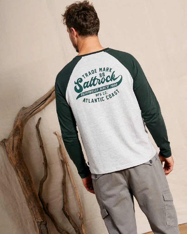 Men's soft hand feel t-shirt-Home Run - Mens Long Sleeve T-Shirt - Grey/Green