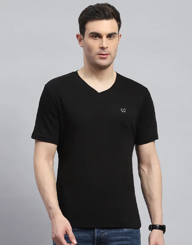 Men's smart technology t-shirt-Men Black Solid V Neck Half Sleeve T-Shirt