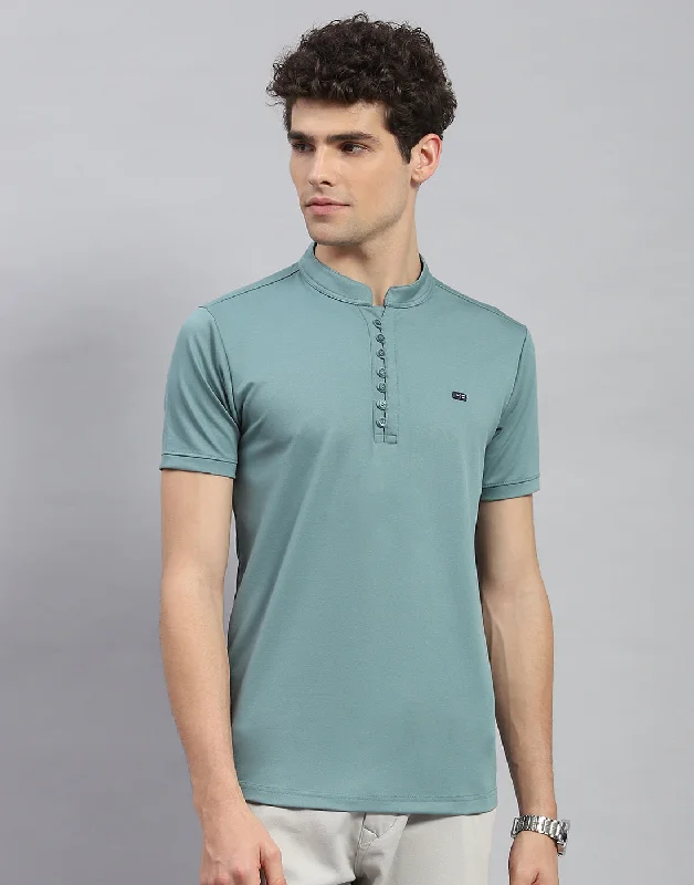 Men's tailored fit t-shirt-Men Green Solid  Mandarin Neck Half Sleeve T-Shirt