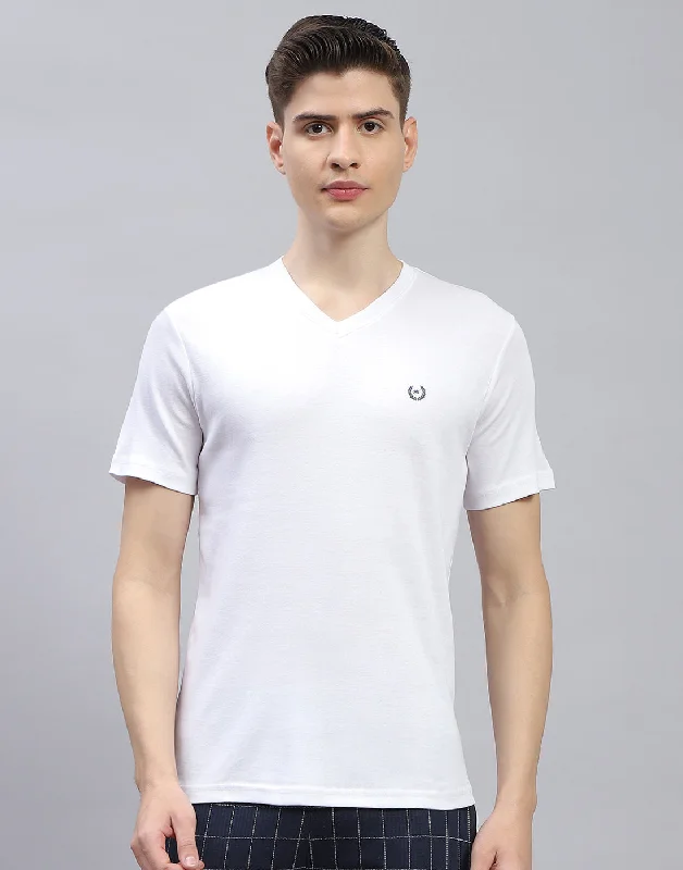 Men's smart technology t-shirt-Men White Solid V Neck Half Sleeve T-Shirt