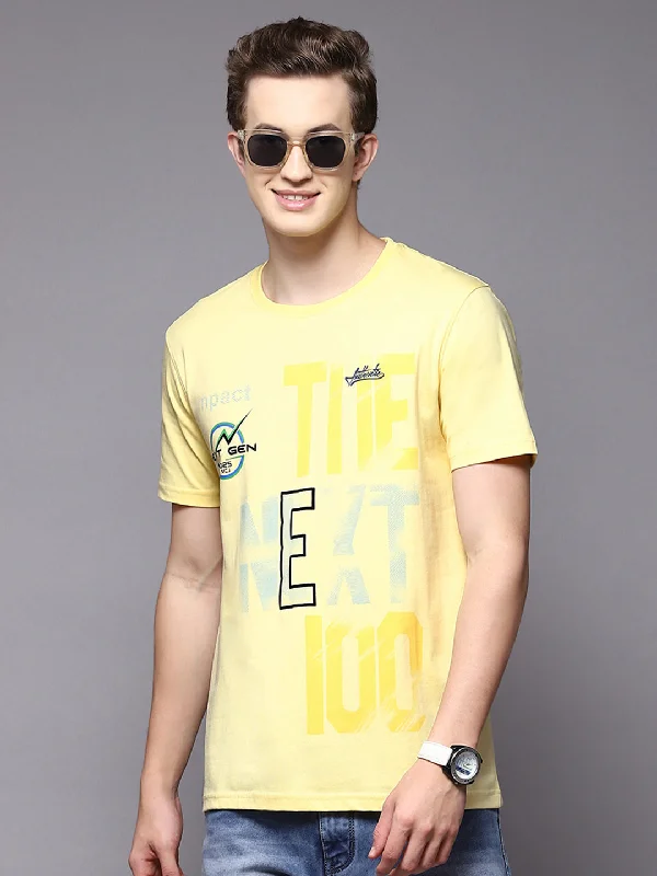 Men's wrinkle-resistant casual t-shirt-Men Yellow Printed Round Neck Half Sleeve T-Shirts